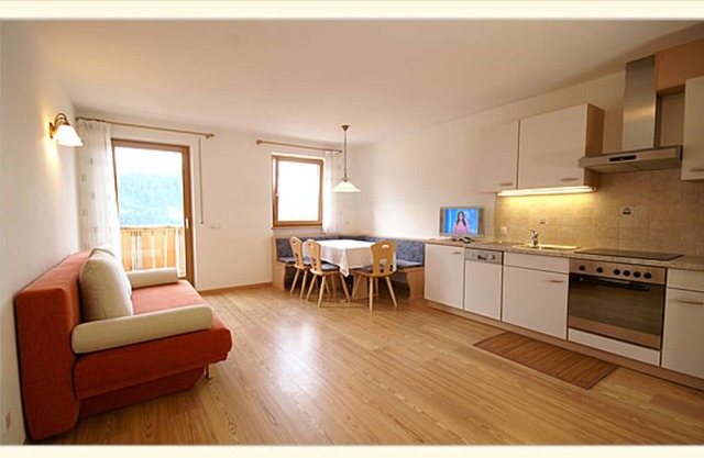 Apartment 'Rungghof 2' mit Bergblick, gemeinsamer Terrasse und WLAN