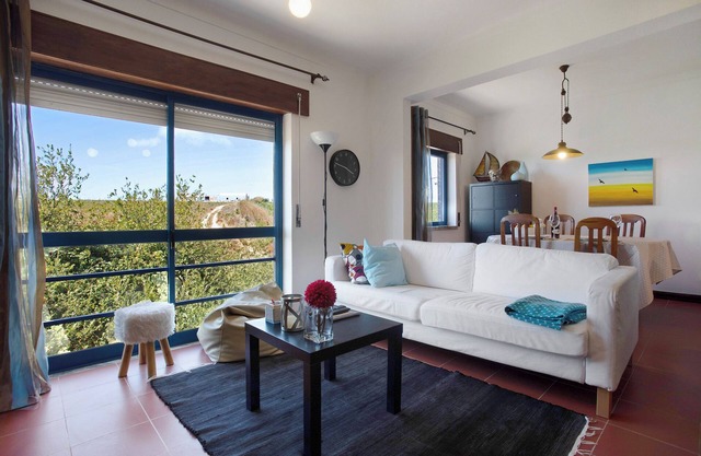Ferienwohnung "Sao Bernardino Beach House" mit Meerblick, privater überdachter Terrasse und WLAN