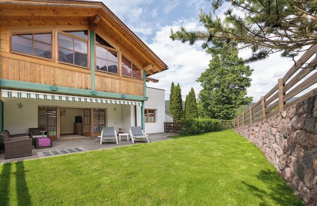 Ferienwohnung 'Santners Holiday' mit Bergblick, privater Terrasse und eigenem Garten