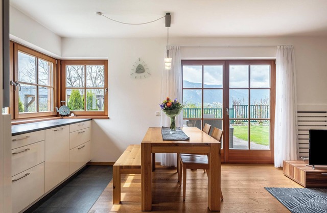 Ferienwohnung "Santner" mit Bergblick, Terrasse & WLAN