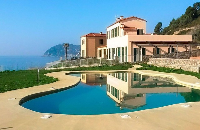 Apartment Saraceni: with seaview, garden, in a complex with swimming pool and small private beach