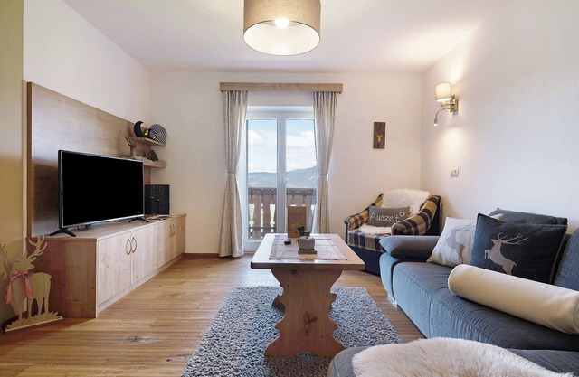 Ferienwohnung 'Schererhof Dolomitenblick' mit Bergblick, Gemeinschaftsgarten und WLAN