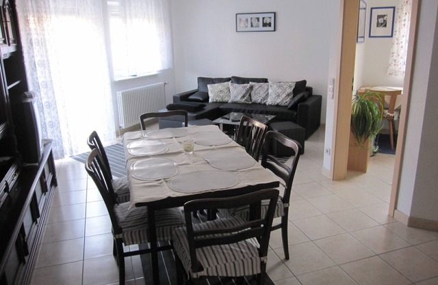 Ferienwohnung Schlossblick 68 m², 2 Schlafzimmer - Ferienwohnung Kunst