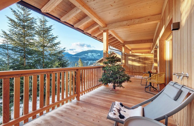 Ferienwohnung 'Schlossblick' mit Bergblick, privater Terrasse und Wi-Fi