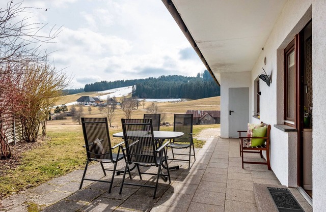 Ferienwohnung 'Schmetterlingswiese' mit Privatterrasse, Gemeinschaftsgarten und Wi-Fi