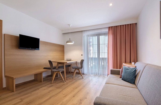 Ferienwohnung 'Schnatzhof A2' mit Bergblick, Gemeinschaftspool und Wi-Fi