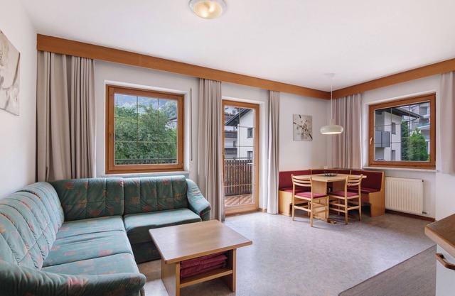 Ferienwohnung 'Schnatzhof Typ B4' mit Bergblick, Gemeinschaftspool und Wi-Fi
