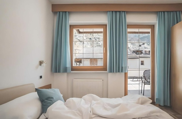 Ferienwohnung 'Schnatzhof Typ A5' mit Bergblick, Gemeinschaftspool und Wi-Fi
