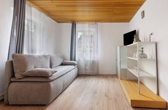 Ferienwohnung 'Schrammis Ferienwohnung - 2 Zimmer' mit gemeinsamer Terrasse, Garten und Wi-Fi