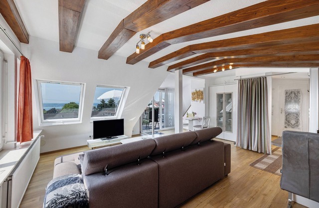 Ferienwohnung Seeblick mit Balkon, Berg- und Seesicht