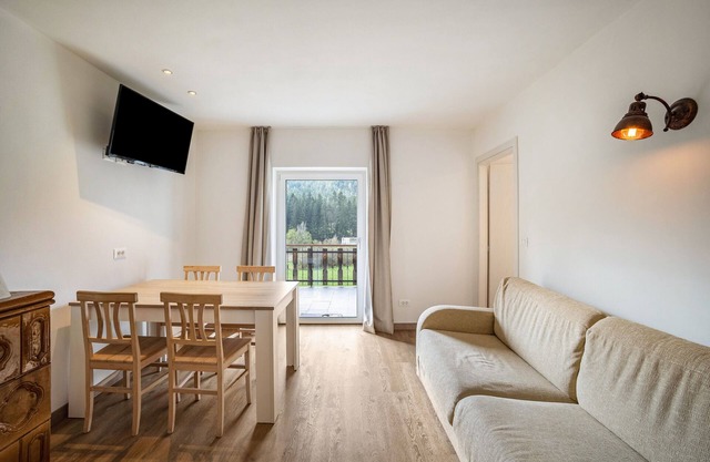 Ferienwohnung 'Silbernagl Sonnig Mit Gartenblick' mit Seeblick, Gemeinschaftsterrasse und WLAN