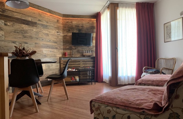 Apartment ski in ski out + next door studio