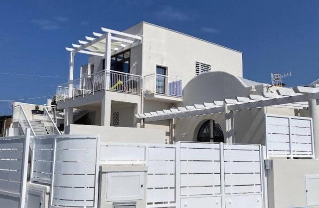 Apartment sleeps 6, sea, panoramic, free private parking