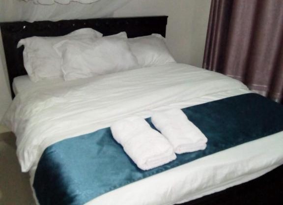 Apartment Sleeps 6 with Free Parking