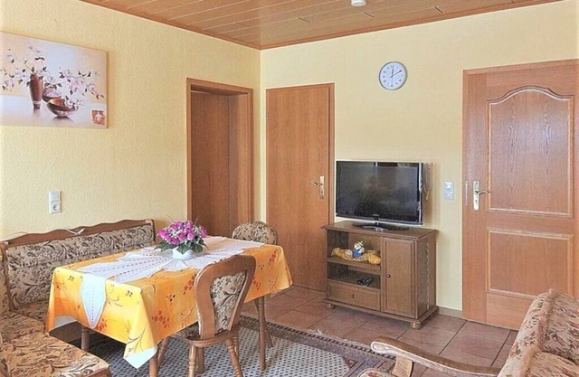 Ferienwohnung 'Sonnenblick - Fewo 1' mit Balkon und Wi-Fi