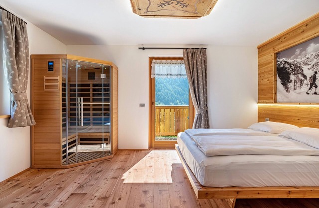 Ferienwohnung 'Soffio Del Larice Con Sauna Privata' mit Bergblick, privater Terrasse und WLAN
