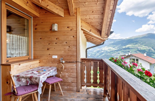 Ferienwohnung 'Solerhof Romantik' mit Bergblick, Gemeinschaftsgarten und WLAN