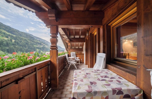 Ferienwohnung 'Sonnenparadies 4' mit Bergblick, WLAN & Garten