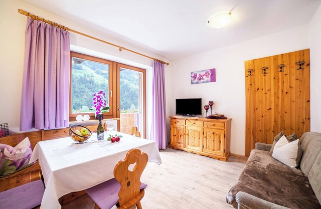 Ferienwohnung 'Sonnenparadies 2' mit Bergblick, WLAN & Garten