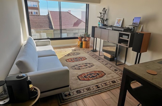 Apartment 'Sound House By Everkind' with Wi-Fi and Air Conditioning
