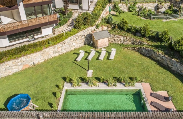 Ferienwohnung "Steinhaus L" mit Bergblick, Gemeinschaftspool und WLAN