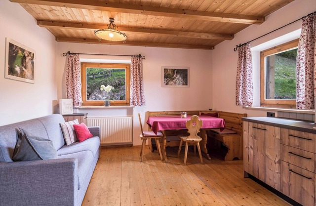 Ferienwohnung "Stockrose - Nusserhof" in der Nähe des Skigebietes mit Bergblick & Balkon