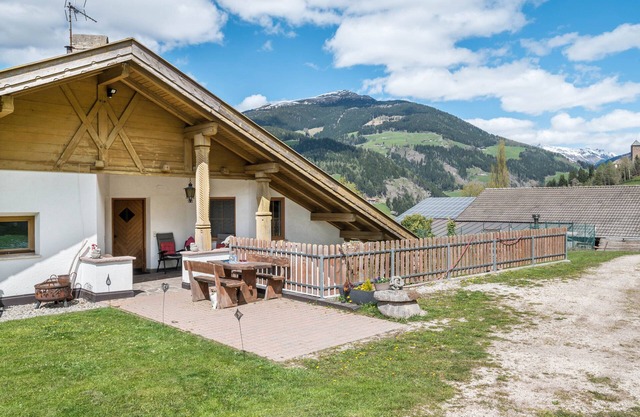 Ferienwohnung "Stofnerhof Neu" mit Bergblick, Gemeinschaftsgarten und WLAN