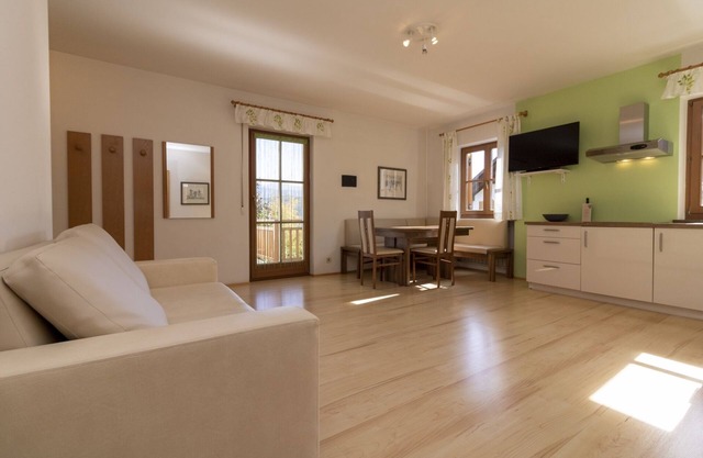 Ferienwohnung "Stompferhof Family" in Kalterer mit Gemeinschaftspool & Garten