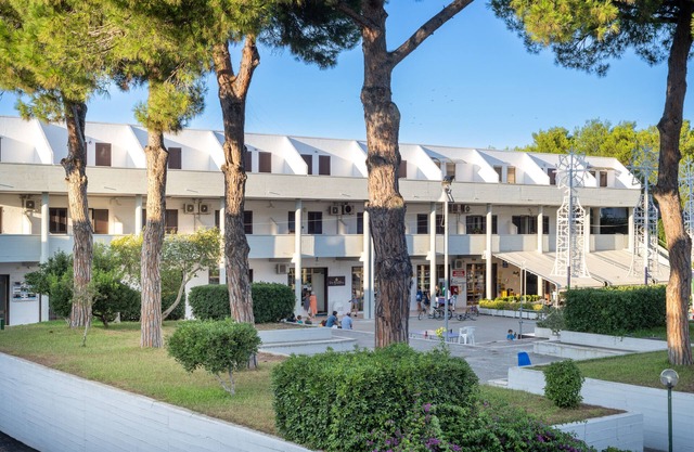 Ferienwohnung 'Blu Mare' mit gemeinschaftlichem Garten, WLAN und Klimaanlage