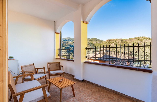 Ferienwohnung 'Su Nurassolu Ussassai' mit Bergblick, privater Terrasse und Wi-Fi