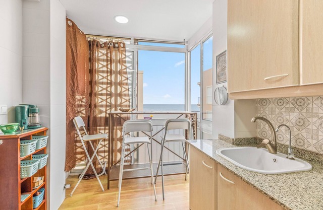Apartment 'Sunflower Venecia' with Sea View, Wi-Fi and Air Conditioning