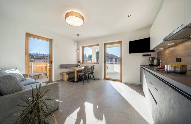 Ferienwohnung "Sunnig - Sonnenaufgang" mit Bergblick, Balkon & WLAN