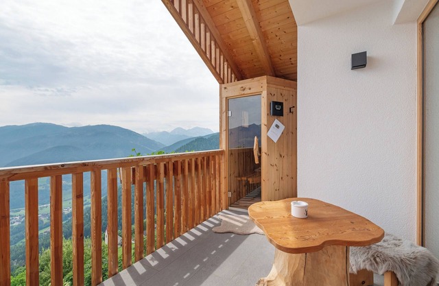 Ferienwohnung 'Sunset' mit Bergblick, privater Terrasse und Wi-Fi