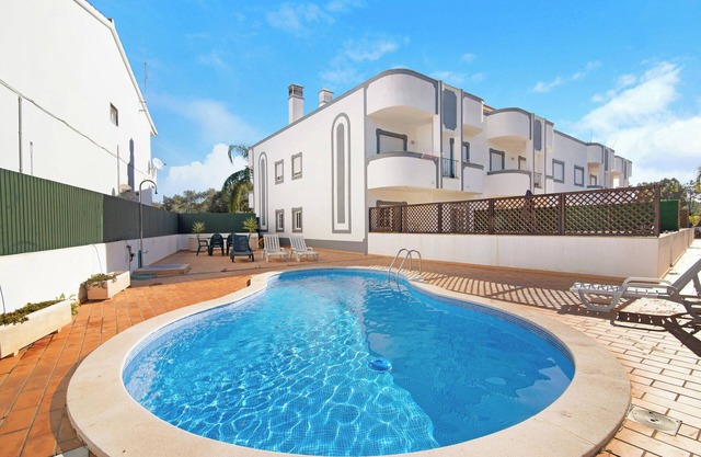 Apartment "Sunset" mit Gemeinschaftspool, privater Terrasse & WLAN