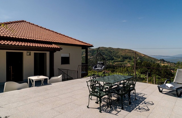 Ferienwohnung 'Superior' mit Bergblick, Gemeinschaftsgarten und Wi-Fi
