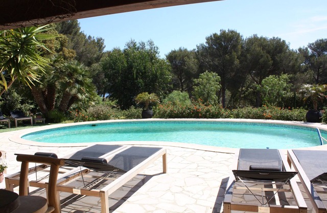 Wohnung T3 von 76 m² (modular T4) IN Luxusvilla mit Pool