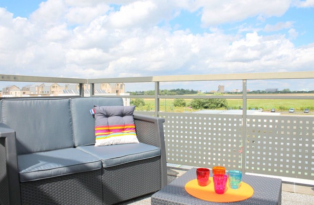 Apartment / Terrasse mit Blick auf Disneyland! (DISNEY 2)