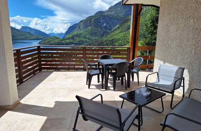 Apartment "die Freude" mit einem romantischen Blick auf den See **** Casa Bellavista