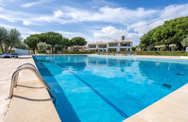 Ferienwohnung 'The Triple House' mit Gemeinschaftspool, privater Terrasse und Wi-Fi