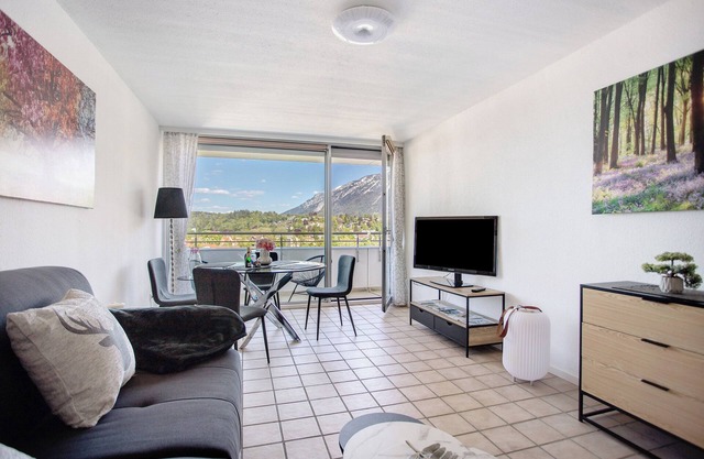 Ferienwohnung 'The View' mit Bergblick, Balkon und WLAN