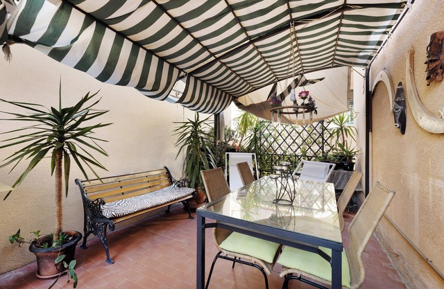 Ferienwohnung 'Tiffany' mit Meerblick, privater Terrasse und Wi-Fi