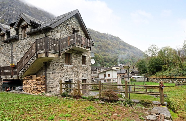 Apartment 'Titti' with Mountain View, Private Garden and Balcony