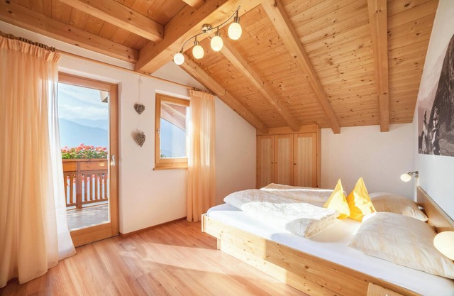 Ferienwohnung "Tonigbauernhof Enzian" mit Bergblick, Balkon & WLAN