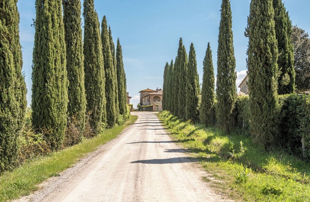 Ferienwohnung Torre di Corsanello mit Seeblick, Garten und WLAN