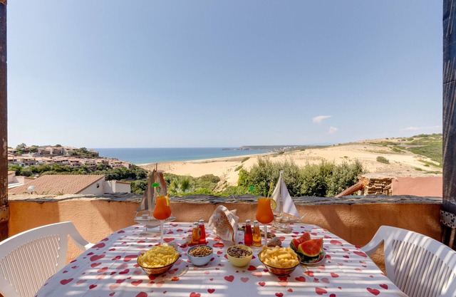 Ferienwohnung 'Torre dei Corsari - Dune d'Oro' mit Meerblick und Terrasse