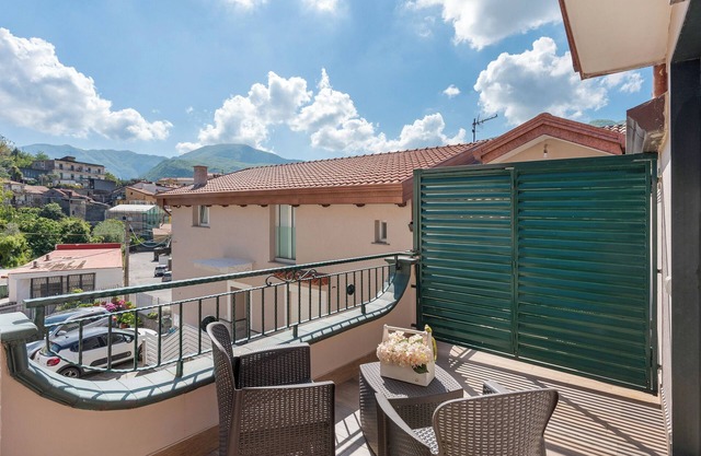 Ferienwohnung 'Tramonto' mit Bergblick, Wi-Fi und Klimaanlage