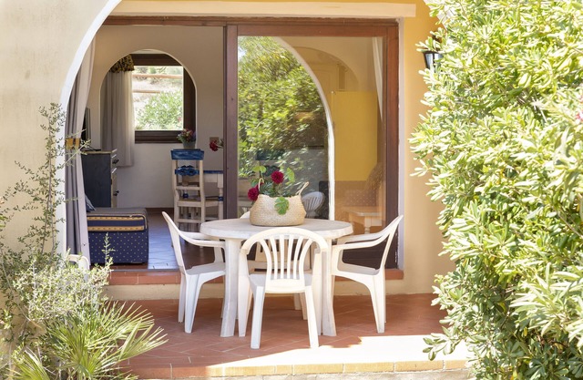 Ferienwohnung 'Trilocale Fiordaliso' mit Meerblick, Terrasse und Gemeinschaftspool