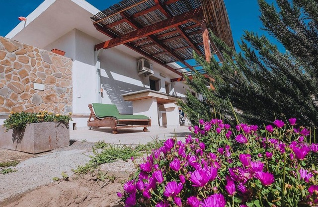 Apartment "Trilocale Luna" mit Bergblick, Klimaanlage, Garten, Terrasse & Grill; Haustierfreundlich