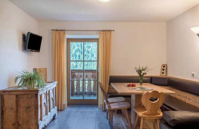 Ferienwohnung "Unterspisserhof App Sonnenblume" mit Bergblick, Garten und WLAN