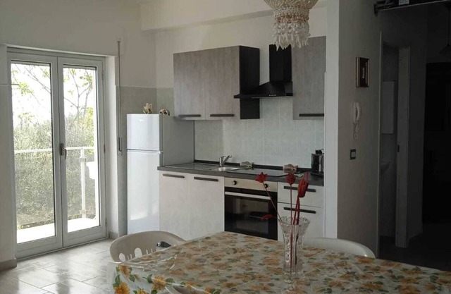 Ferienwohnung 'Villa Anna' mit Meerblick, Gemeinschaftsterrasse und Klimaanlage